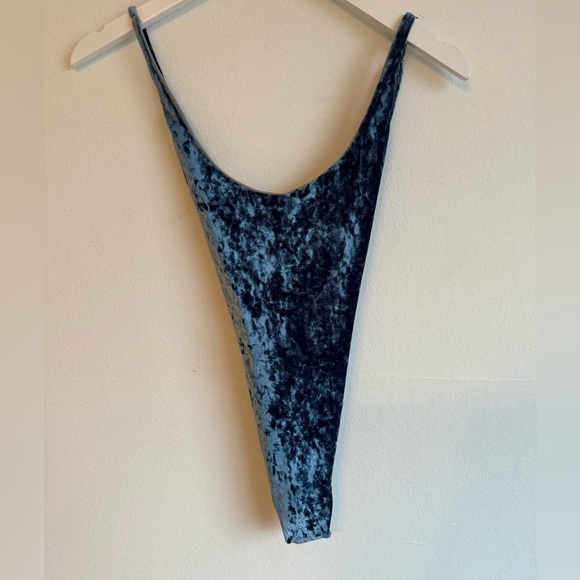 STUNNING velvet blue swimsuit - Picture 5 of 6